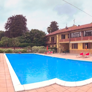 Locale affitto piscina Torino organizza festa compleanno